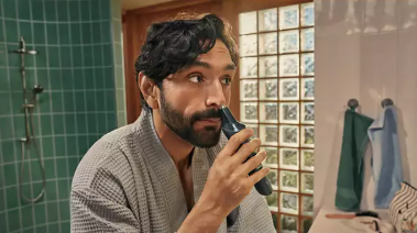  Keep unwanted nose and ear hair under control